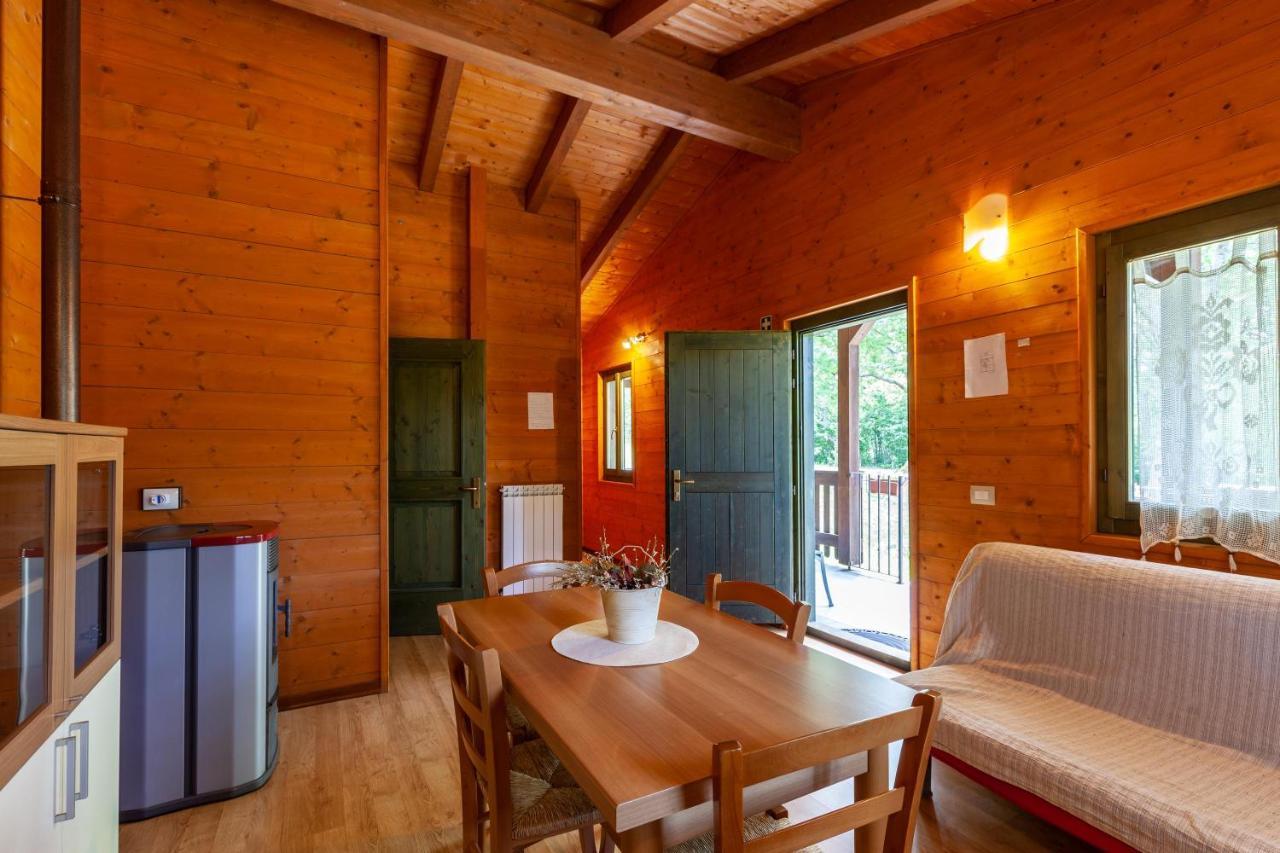 Villaggio Anemone - Chalet Mirtillo Capanne di Sillano Buitenkant foto